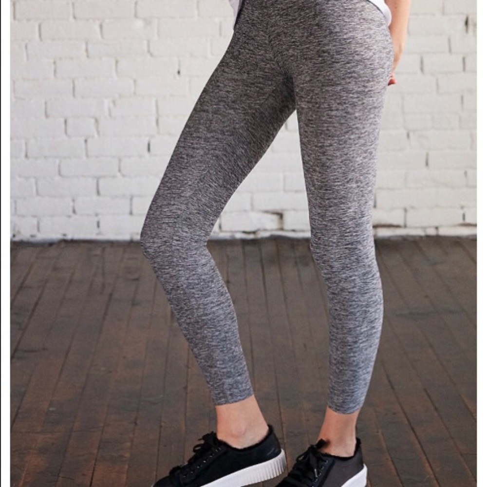 Express Super Soft Ankle legging Size M